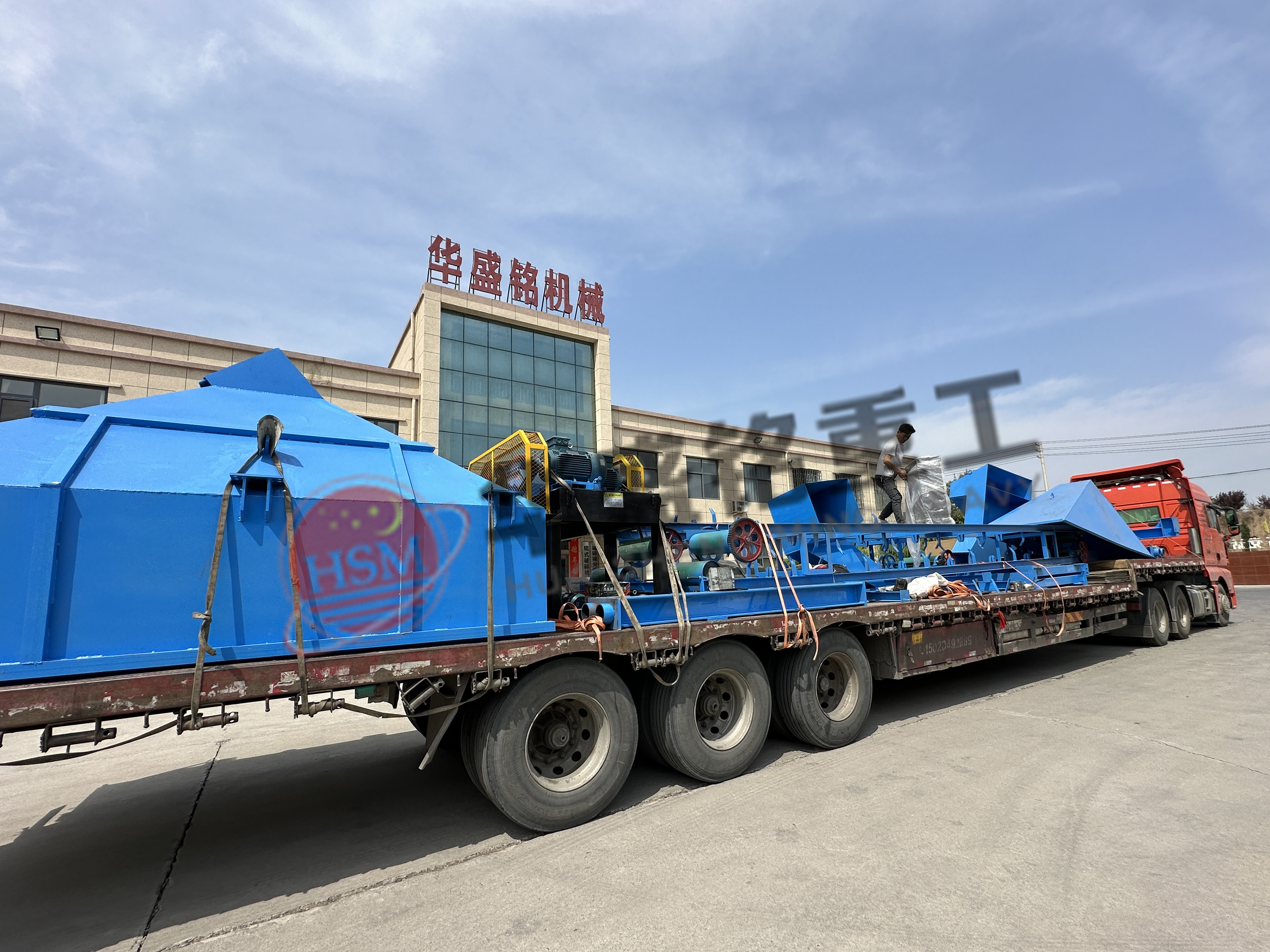 瀝青銑刨渣破碎機(jī),銑刨料破碎生產(chǎn)線(xiàn),再生料破碎機(jī),廢舊路面料破碎機(jī) 